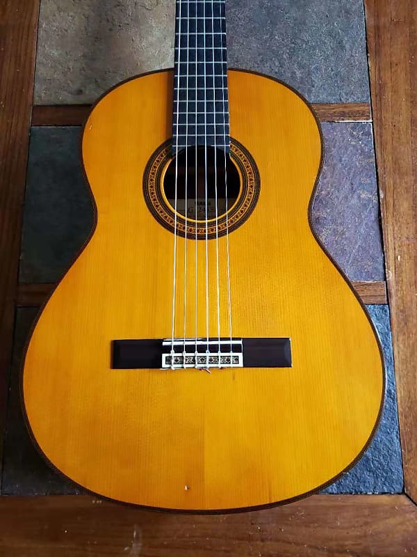 Yamaha C40 PKG Nylon String Classical Guitar GigMaker Starter Pack