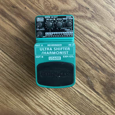 Behringer US600 Ultra Shifter Harmonist Pedal