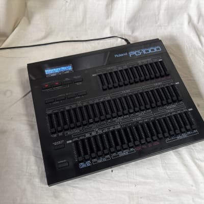 Roland PG-1000 Linear Synthesizer Programmer w/ power supply D-50 D-550