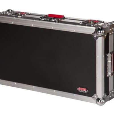 Gator Large tour grade pedal board & flight case for 10-14 pedals. Removable 24"x11" pedal board surface & inline wheels G-TOUR PEDALBOARD-LGW image 2