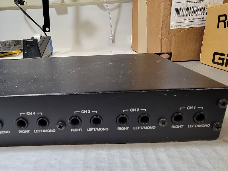 Peavey LM-8S- 8 Channel Line Mixer