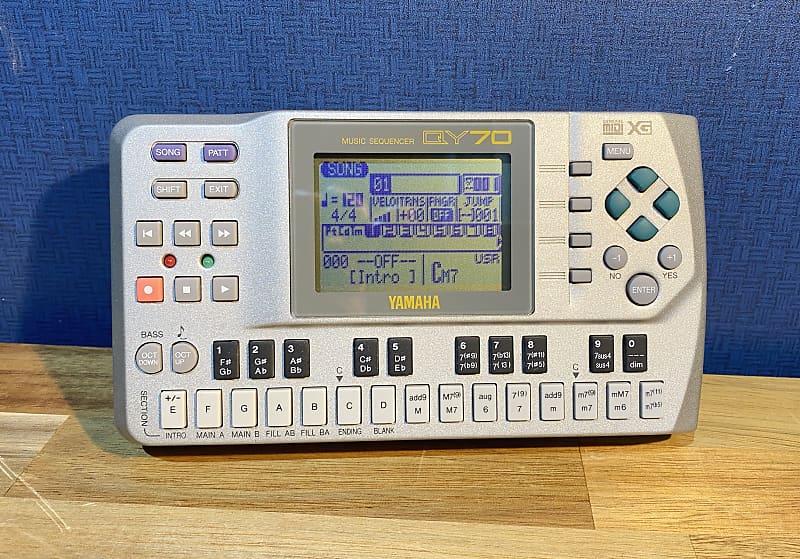 Excellent] Yamaha QY70 MIDI Music Sequencer w/ Power Supply