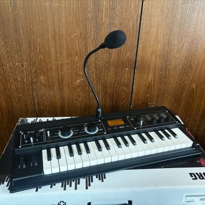 Korg Microkorg XL Plus Synthesizer with Vocoder w/ box, mic