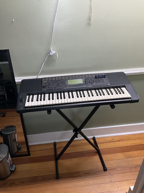 Yamaha PSR 520 Keyboard with Stand & Battery READ DESCRIPTION | Reverb