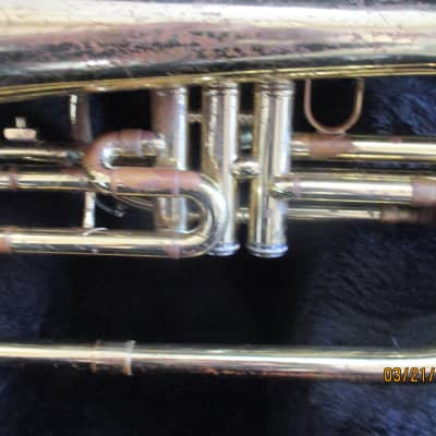 Bach B1105 Mellophone,  with case and mouthpiece,  Gold. Made in USA image 6