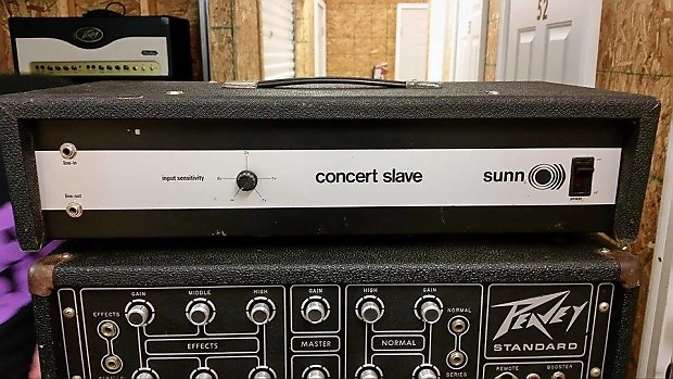 Slave amp outlet