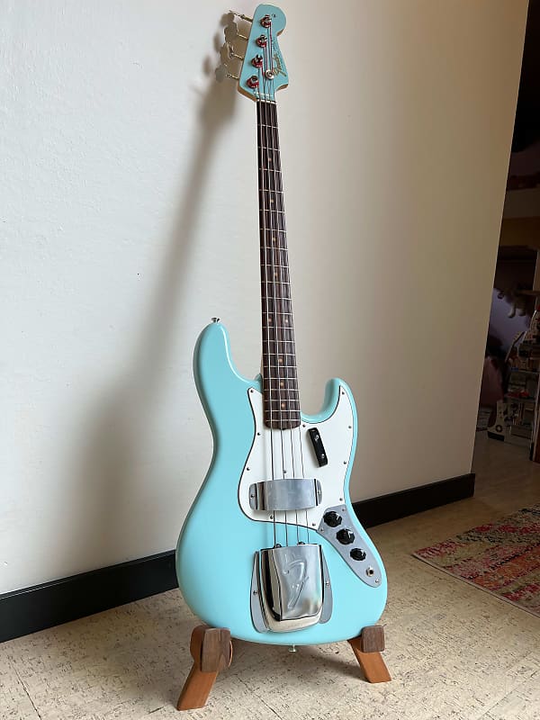 Fender American Vintage '64 Jazz Bass 2014 Daphne Blue with