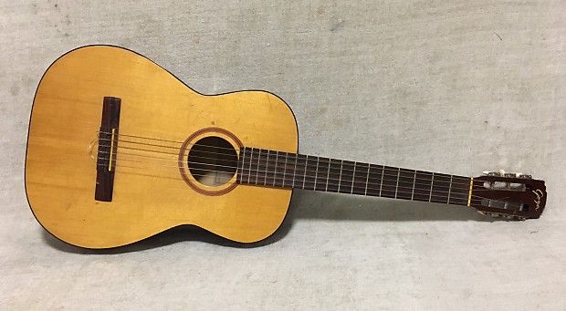 Goya g 10 classical guitar new arrivals