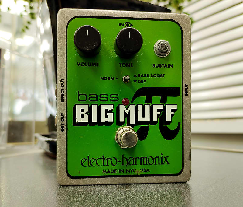 Electro-Harmonix Bass Big Muff Pi Distortion / Sustainer 2008 - Present - Green image 1