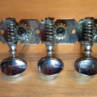 Unknown Brand,  Vintage In Line Tuning machines, open gear, 1980s, Silver image 2