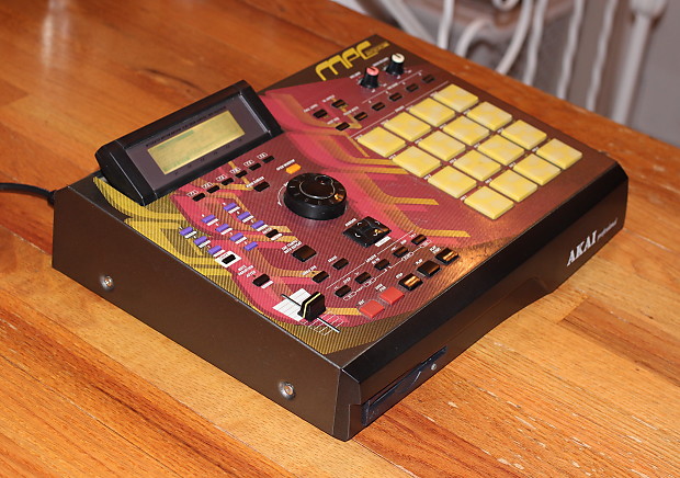 SPECIAL EDITION AKAI MPC2000XL SE1, PERFECT LCD, 250MB INT