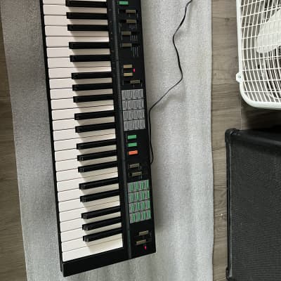 Yamaha PSR-12 Vintage 49 Keys Keyboard Synthesizer