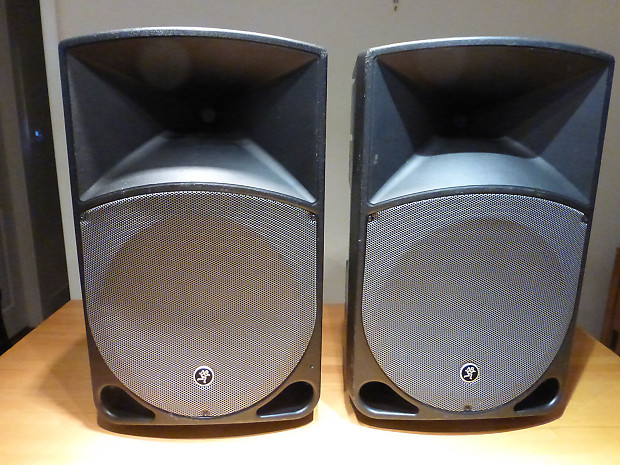 Mackie 1000w speakers top