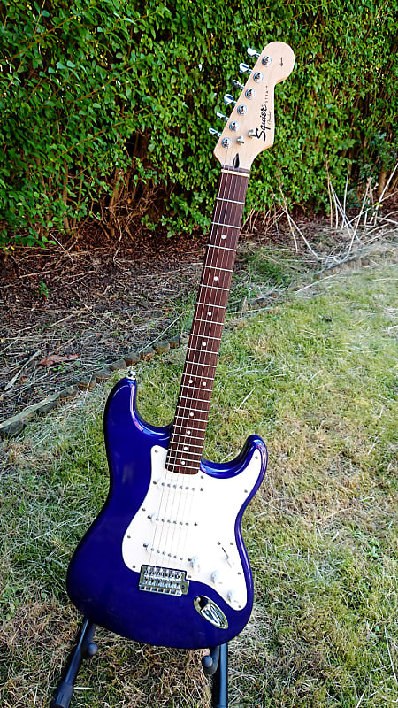 ギター fender squier stratocaster 2010 modified Squier Stratocaster Sunburst 2010 – Chicago Music Exchange