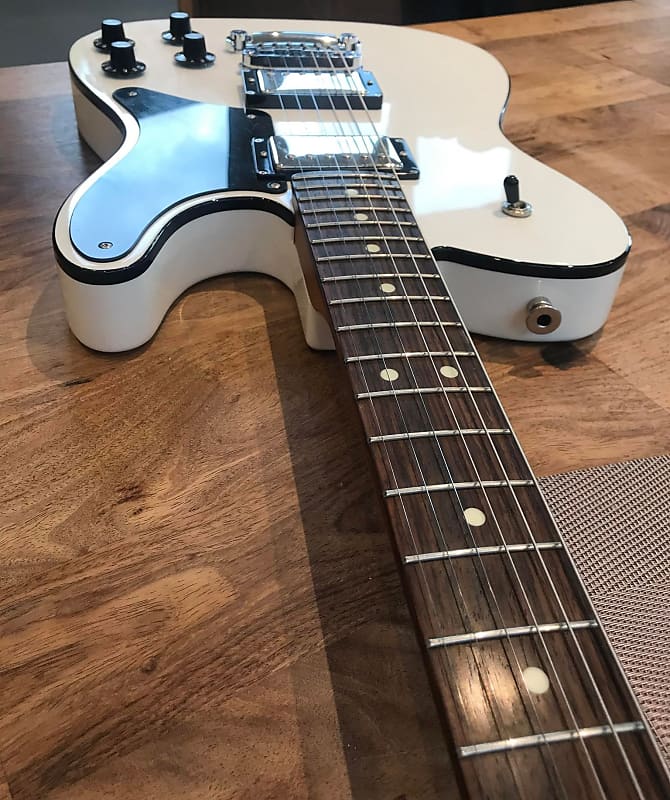 Fender Deluxe Troublemaker Telecaster MiJ. Arctic White. Limited Edition  2021.