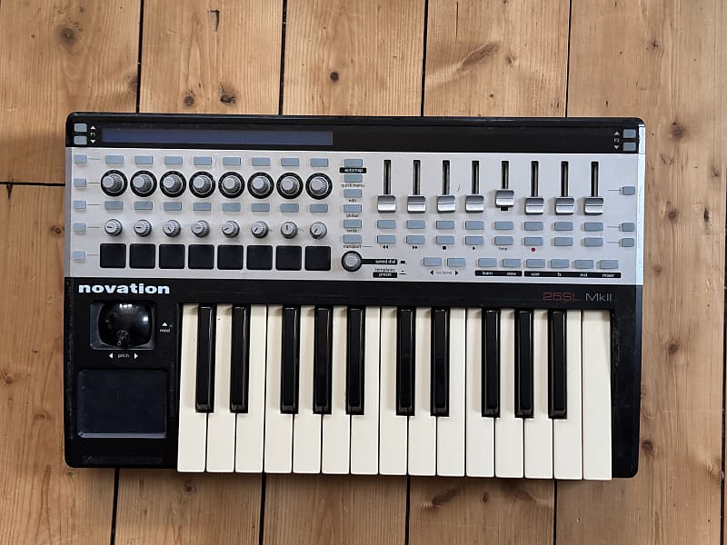 Novation ReMOTE 25 SL MKII MIDI Controller | Reverb UK
