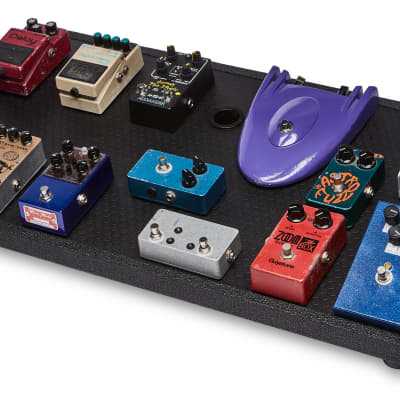 The Custom District 3-tier pedalboard (20 x 30