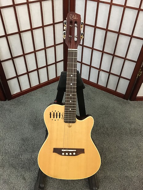 お歳暮 時期 Godin Cavaquinho Steel-String Electric-Acoustic w/ Godin 弦楽器