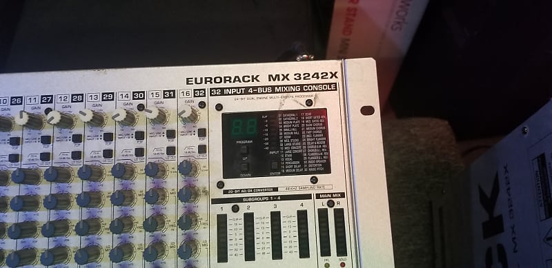 BEHRINGER EURORACK MX3242X ミキサー通電確認 - メルカリ
