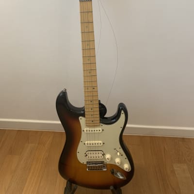 Fender - American Deluxe Stratocaster HSS (2005), Maple Fingerboard, 3-Color Sunburst image 1