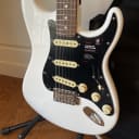 2022 Fender American Performer Stratocaster Artic White
