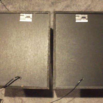 Aiwa SX-NA302 Bookshelf Stereo Speakers Pair image 2