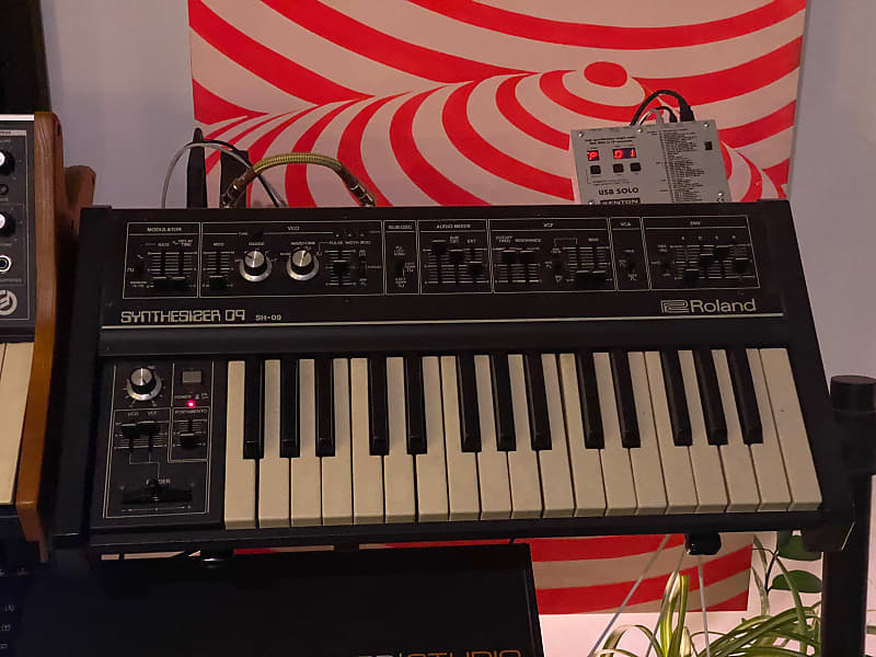 Roland SH-09 32-Key Monophonic Synthesizer | Reverb