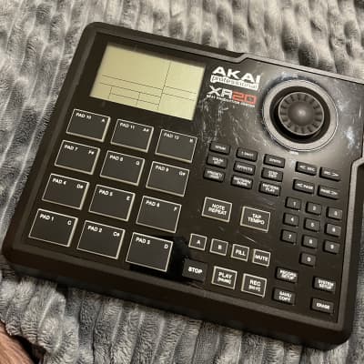 Akai XR20 2010s - hip hop drum machine