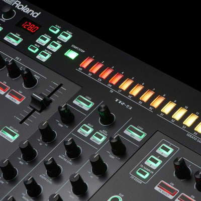 Roland DJ-505 2-Channel Quad Deck Serato DJ Controller w Built In Drum Effects image 5