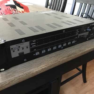 Yamaha AD824 Converter/8-channel preamp image 2