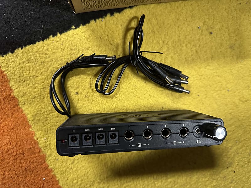Moog 4-Channel Summing Mixer ミキサー Moog 4 Channel Summing Mixer 2020 - Black | Reverb