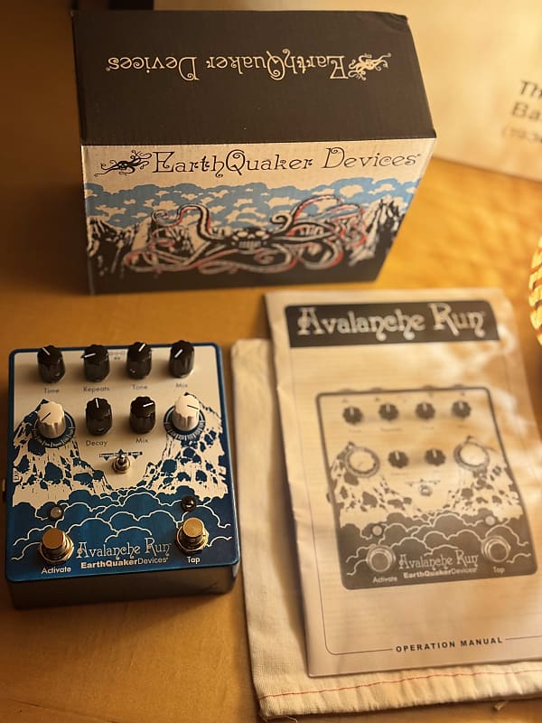 EarthQuaker Devices Avalanche Run Stereo Reverb & Delay with Tap Tempo