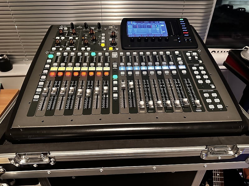 Behringer X32 Compact 40-Input 25-Bus Digital Mixing Console 2013 - Present - Standard Comes with GTOUR Roller Case!!! image 1