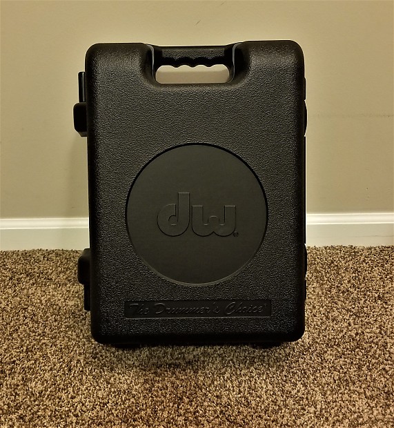 Dw pedal outlet case