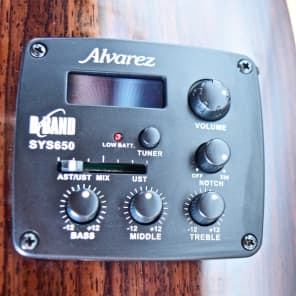 Alvarez MD70CE Masterworks Acoustic/Electric Guitar Natural w/ Alvarez Gig Bag image 8