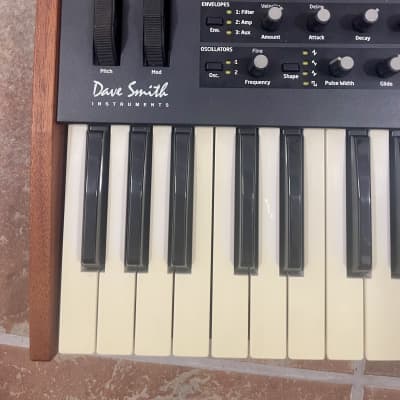 Dave Smith Instruments Mopho x4 44-Key 4-Voice Polyphonic Synthesizer 2013 - 2018 - Black with Wood Sides
