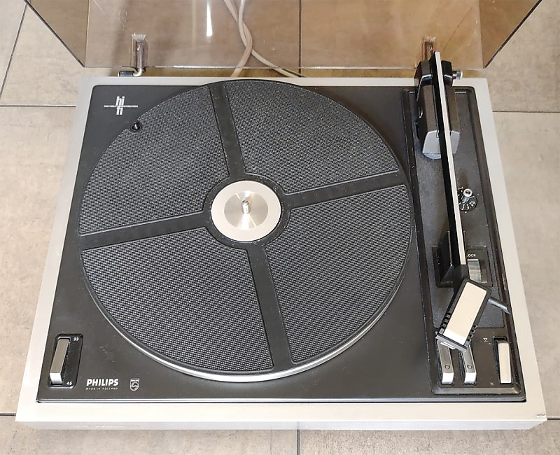 Vintage Philips 418 Auto Belt Drive Turntable  			