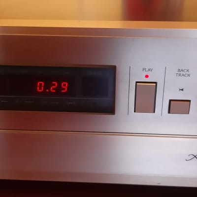 Accuphase DP 70 CD Player image 3