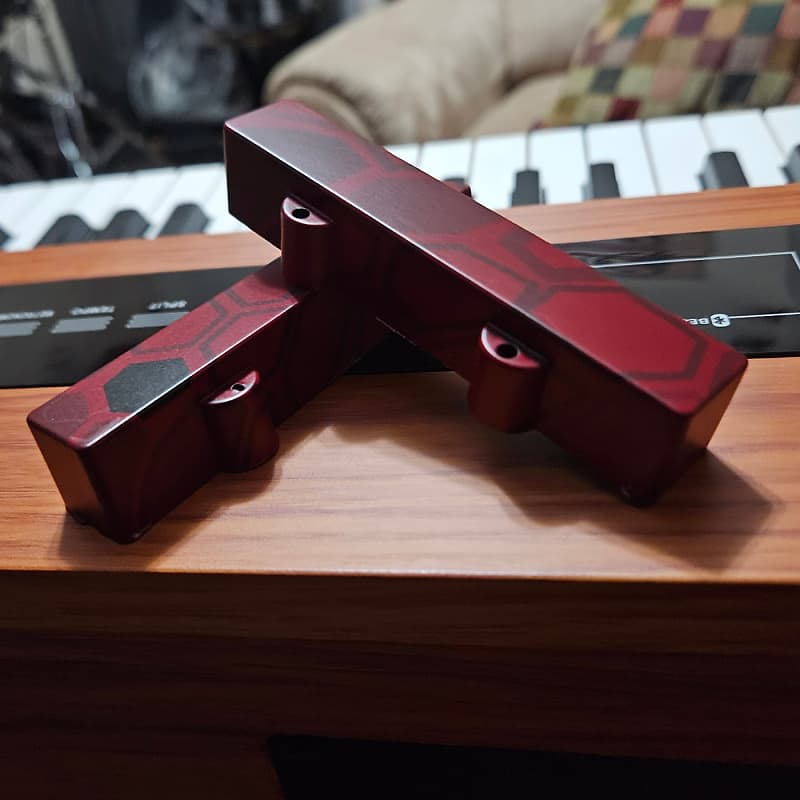 DnB Customz Jazz Bass Pickup Covers,5str, 2023 Red Hex Camo Reverb