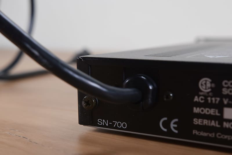 Roland SN-700 Noise/Hum Eliminator (church owned) CG00JTC