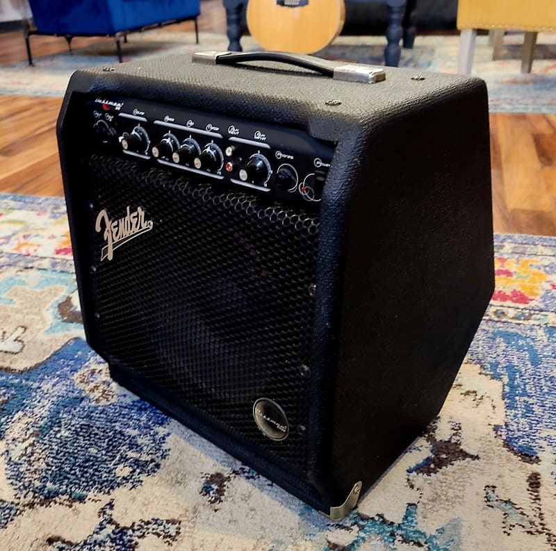 ベース Fender BASSMAN25 Fender Bassman 25 Model PR-422 Tilting Wedge Bass Guitar