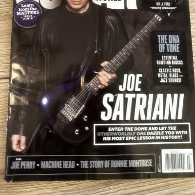 Hal Leonard Joe Satriani-Guitar Play-Along Vol. 185-Audio Online