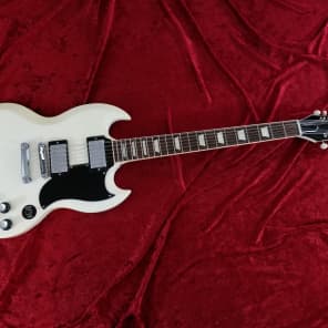 Gibson SG Standard 12 string with HSC 2013 white image 1
