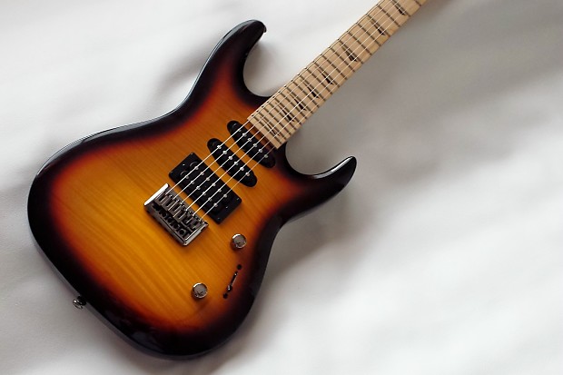 Kramer Striker 211 Electric Guitar in Vintage Sunburst | Reverb