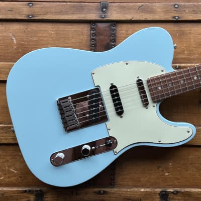 (17657) Fender Deluxe Nashville Telecaster with Pau Ferro Fretboard 2018 - 2021 - Daphne Blue image 1