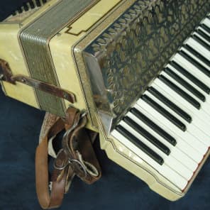 Vintage Nicolo Salatini Accordion. Player. image 3