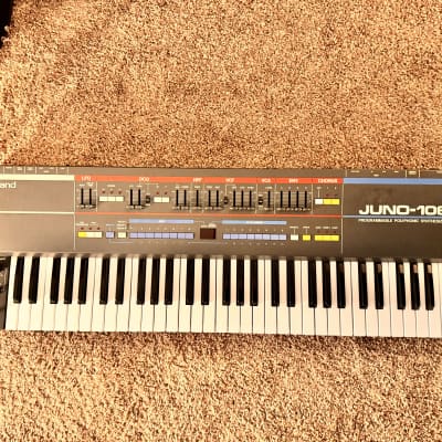 1984 Roland Juno-106 61-Key Programmable Polyphonic Synthesizer