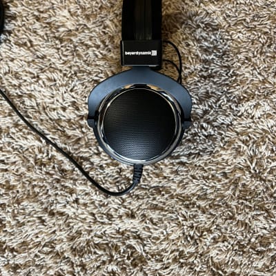 Beyerdynamic DT 880 Chrome Special Edition With EDT 990 V Ear Pads