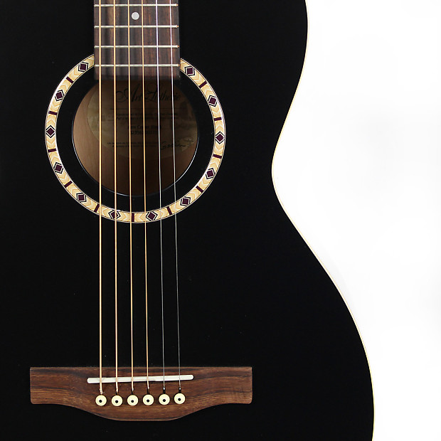 Art & Lutherie Ami Cedar Parlor Acoustic Guitar in Black