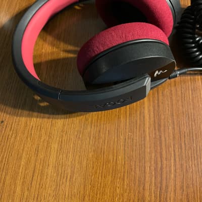 Focal Listen Pro Studio Headphones (Closed-Back) Black and Red image 3